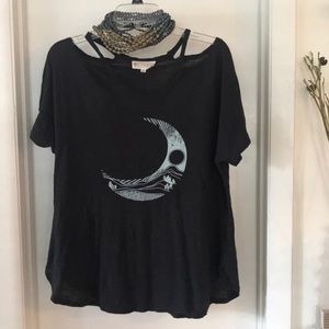Synergy semi-cold shoulder tee shirt EUC